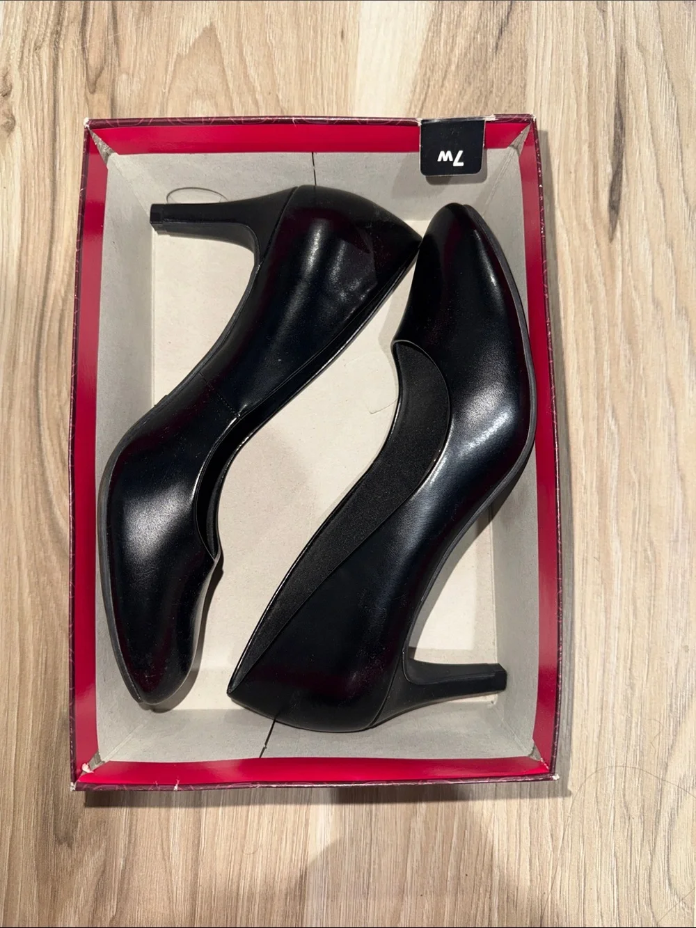 Women's Classic Black Leather Pumps